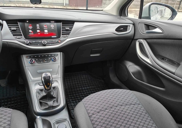 Opel Astra cena 49900 przebieg: 80000, rok produkcji 2019 z Łódź małe 46